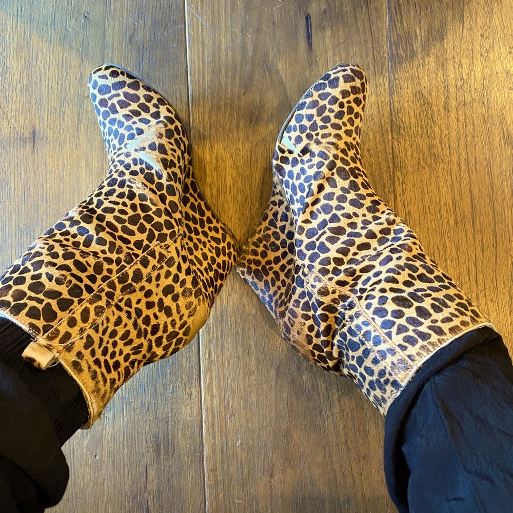 👢Vince Camuto Leopard Print Calf Skin Fur Booties 🐈🐅